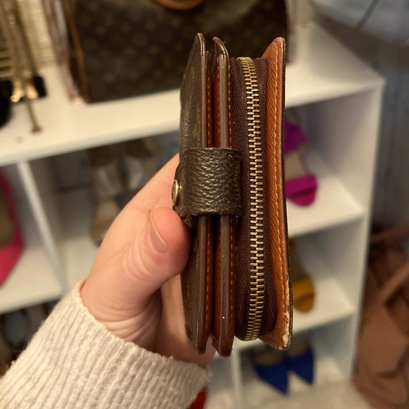 Louis Vuitton Monogram Wallet - Picture 6 of 10